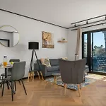 Urban Oasis For Two In Century City- By Canal Walk