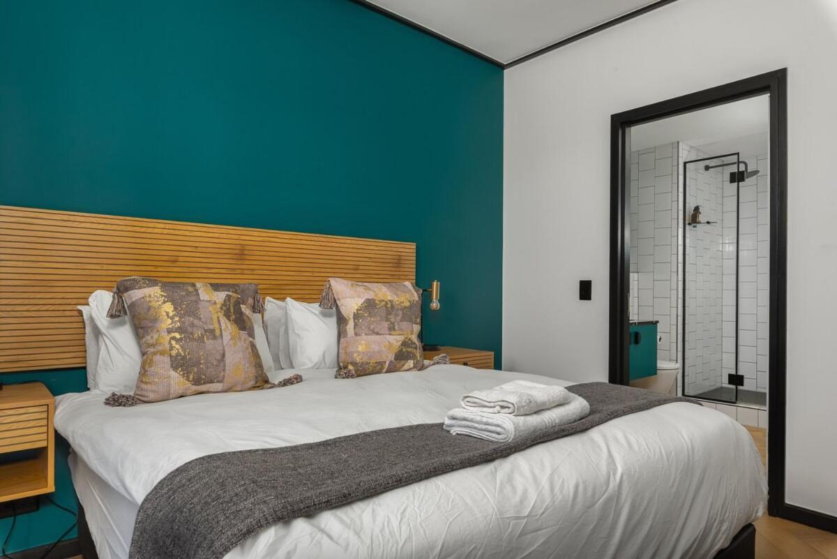 Urban Oasis For Two In Century City- By Canal Walk