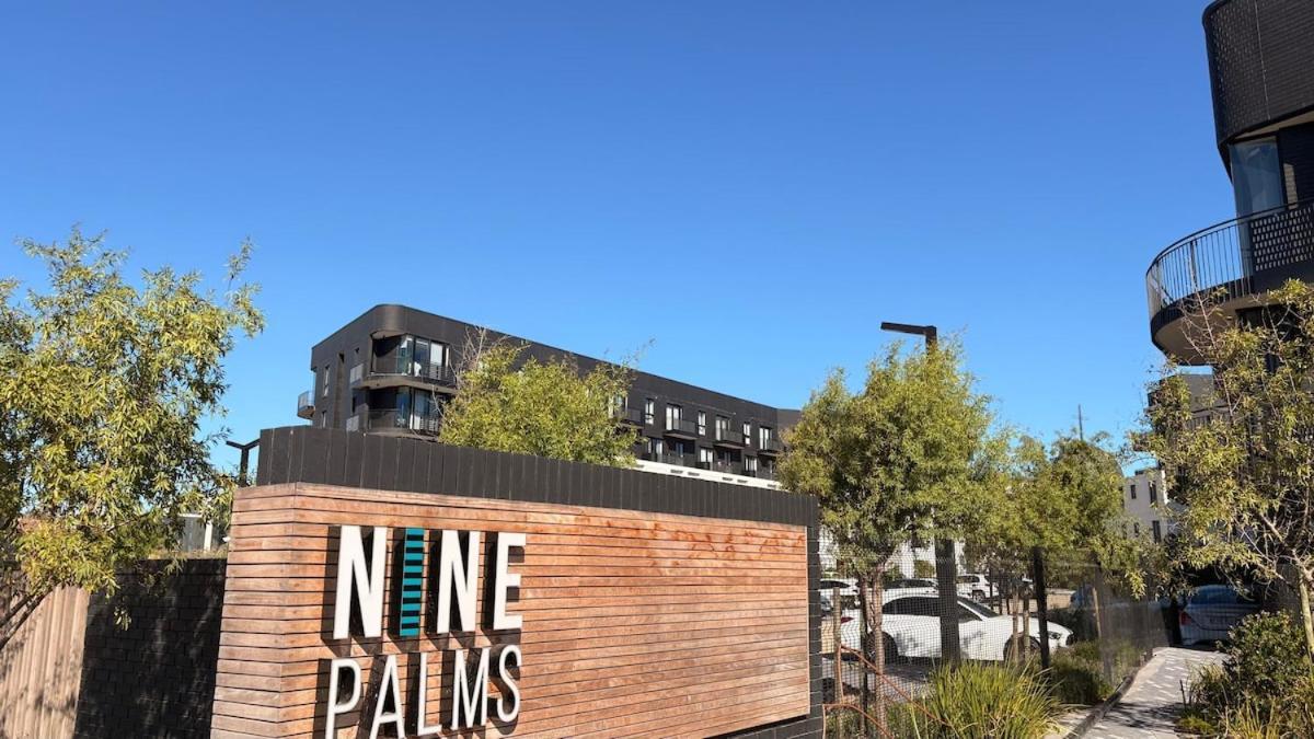 Urban Oasis For Two In Century City- By Canal Walk Apartment *