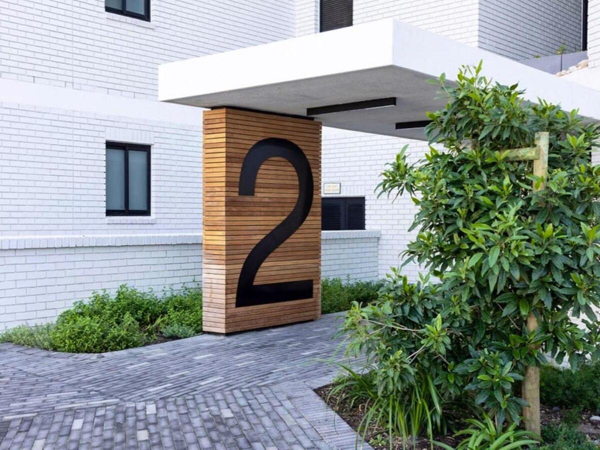Apartment Urban Oasis For Two In Century City- By Canal Walk Cape Town