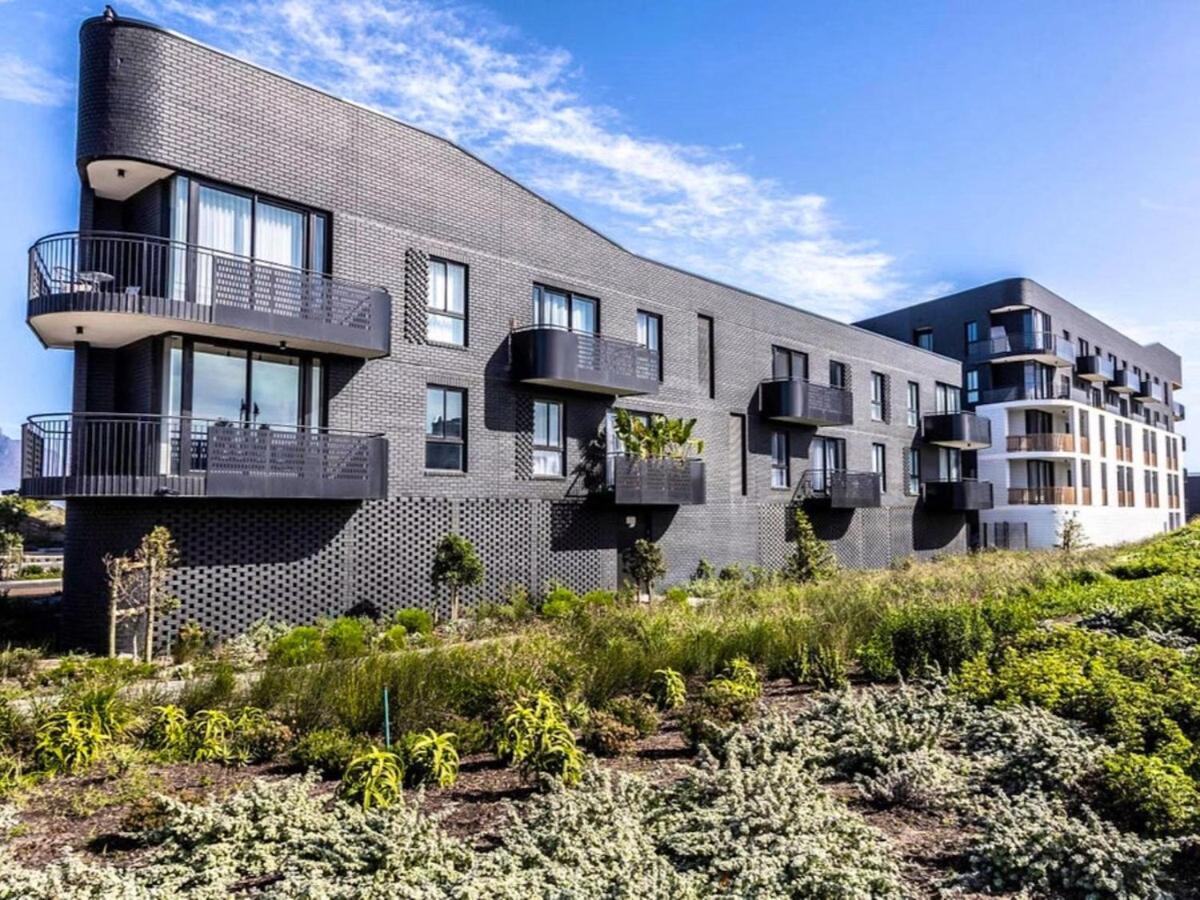 Urban Oasis For Two In Century City- By Canal Walk Cape Town