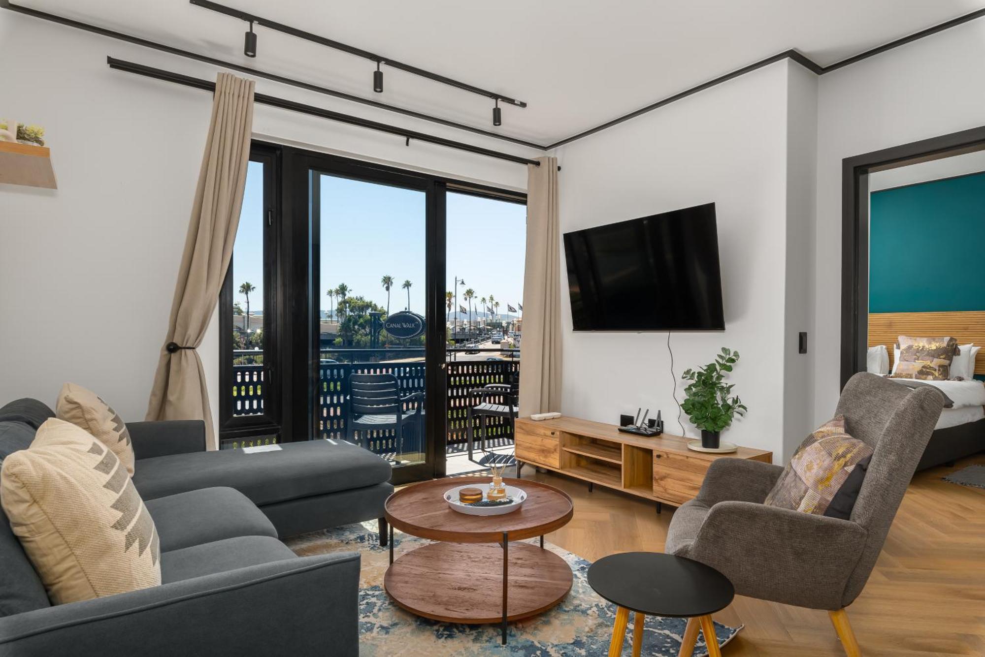 Apartment Urban Oasis For Two In Century City- By Canal Walk Cape Town